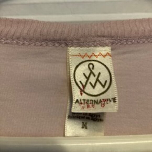 Scoop Neck Long Sleeve Pink Shirt with Elephant, Thumbholes on Sleeves Size Med - Picture 7 of 7